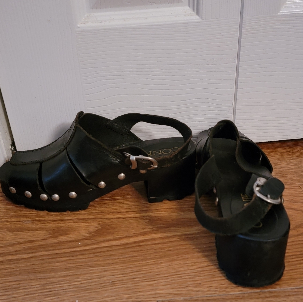 Connie Clogs - Picture 2 of 4